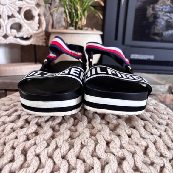 Tommy Hilfiger Women's SZ 10 Beckett Red White Blue Sandals Ankle Strap - Picture 3 of 11